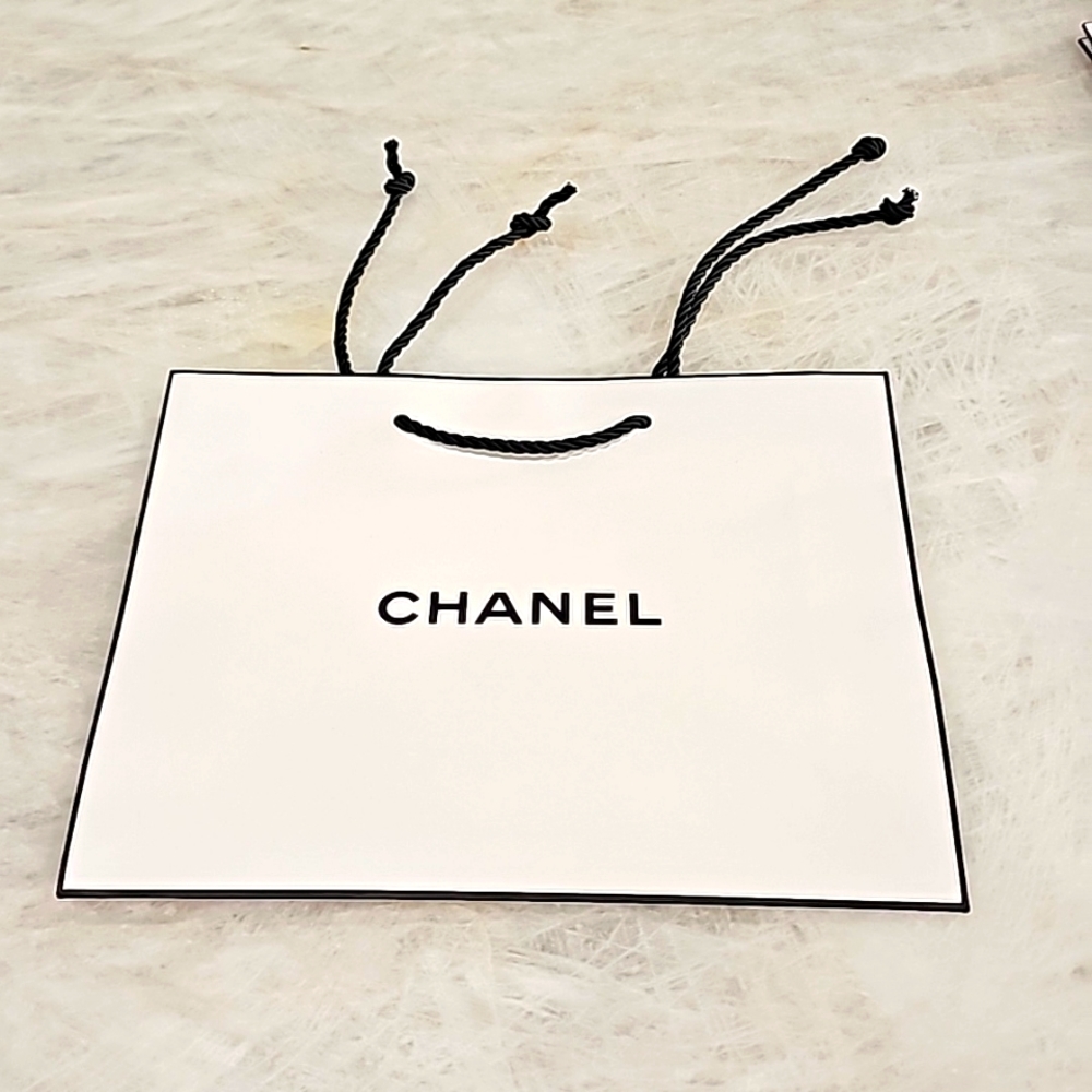 Chanel Gift Bag Black & White Authentic Medium Size NEW